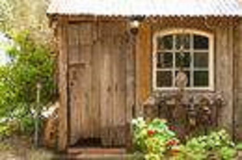 Red Tractor Retreat - Hervey Bay Accommodation 3