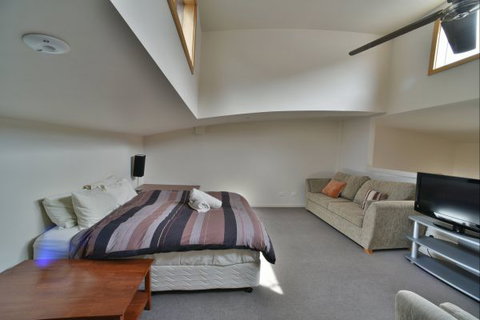 Tomarlin Views 1 - Hervey Bay Accommodation 7