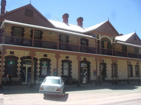 Caltowie Hotel - Hervey Bay Accommodation 1