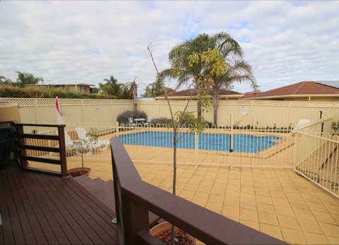 Christies Cottage For Holidays And Relocations. - Hervey Bay Accommodation 21