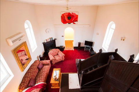 Lakeside Chapel Meningie - Hervey Bay Accommodation 6