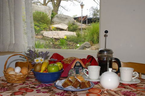 Naimanya Cottage - Hervey Bay Accommodation 1