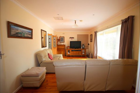 Christies Cottage For Holidays And Relocations. - Hervey Bay Accommodation 16