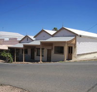 Carmines Antiques and Accommodation - Hervey Bay Accommodation
