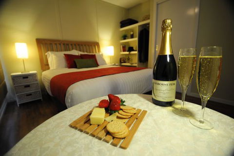 Gisborne Peak Winery  Cottages - Hervey Bay Accommodation 0