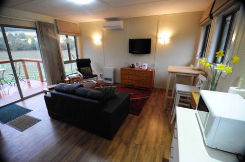 Gisborne Peak Winery  Cottages - Hervey Bay Accommodation 2