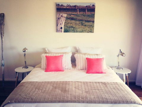 Vintage Oar Holiday House - Hervey Bay Accommodation 2