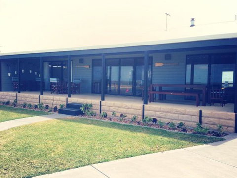 Vintage Oar Holiday House - Hervey Bay Accommodation 3