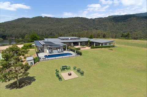 Lake David - Hervey Bay Accommodation 1