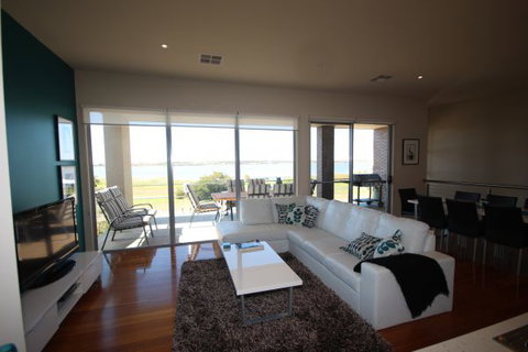 LJ Hooker Goolwa Holiday Rentals - 42 Underwood Avenue, Goolwa Beach - Hervey Bay Accommodation 0