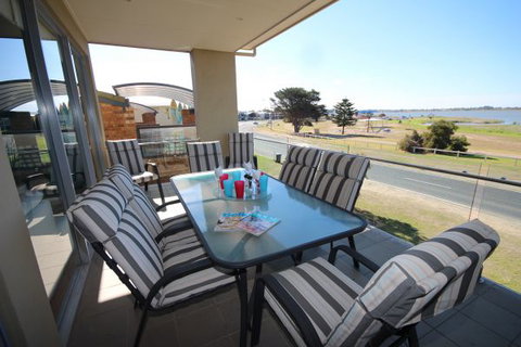 LJ Hooker Goolwa Holiday Rentals - 42 Underwood Avenue, Goolwa Beach - Hervey Bay Accommodation 1