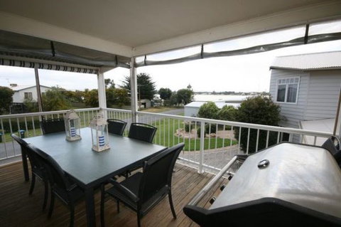LJ Hooker Goolwa Holiday Rentals - 42 Underwood Avenue, Goolwa Beach - Hervey Bay Accommodation 6