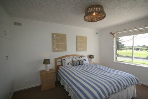 LJ Hooker Goolwa Holiday Rentals - 42 Underwood Avenue, Goolwa Beach - Hervey Bay Accommodation 9