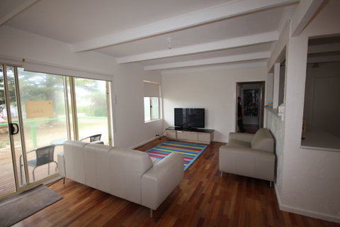LJ Hooker Goolwa Holiday Rentals - 42 Underwood Avenue, Goolwa Beach - Hervey Bay Accommodation 12