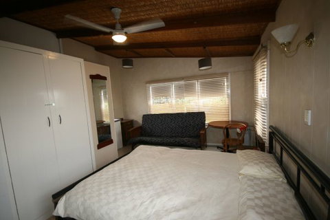 LJ Hooker Goolwa Holiday Rentals - 42 Underwood Avenue, Goolwa Beach - Hervey Bay Accommodation 27