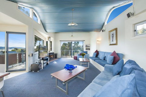 Seascape Apollo Bay - Hervey Bay Accommodation 2