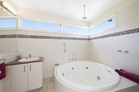 Seascape Apollo Bay - Hervey Bay Accommodation 7