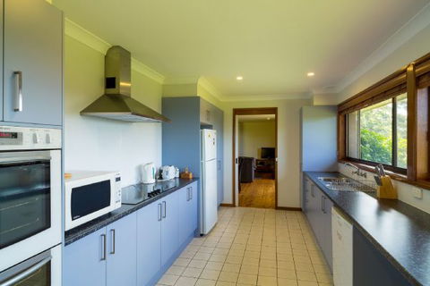 The Jungle Lodge, Blue Mountains Botanic Gardens - Hervey Bay Accommodation 1