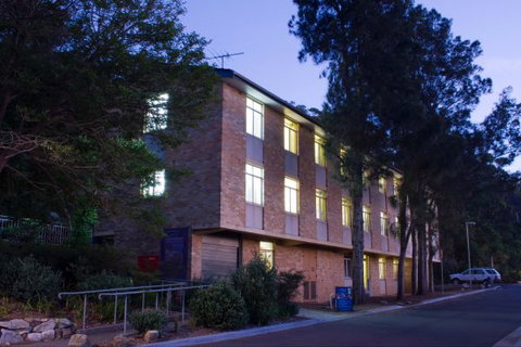 Land's Edge Building One - Hervey Bay Accommodation 2