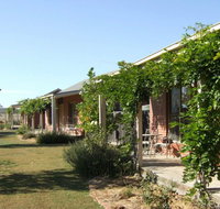 Overflow Cottages - Hervey Bay Accommodation