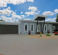 Poolside - Hervey Bay Accommodation