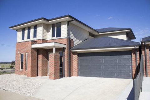 Ballarat Luxury Villas - Hervey Bay Accommodation 1