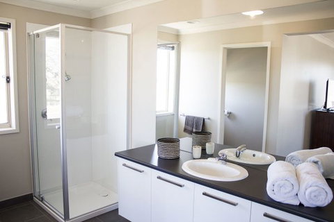 Ballarat Luxury Villas - Hervey Bay Accommodation 2