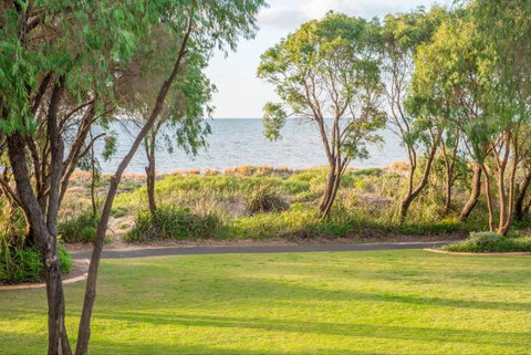Cape View Beach Resort - Tourism Hervey Bay 8