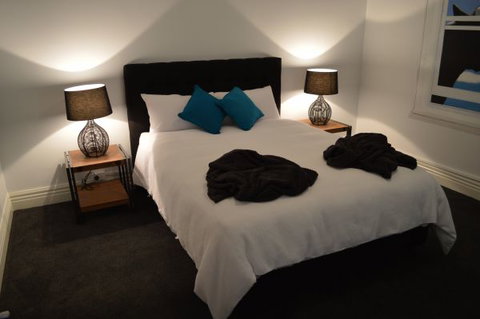 Two Cow Cottage Bed And Breakfast - Hervey Bay Accommodation 2