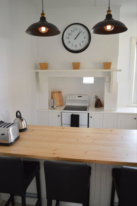 Two Cow Cottage Bed And Breakfast - Hervey Bay Accommodation 4