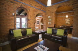 Florennes Heritage Cottage - Hervey Bay Accommodation 3
