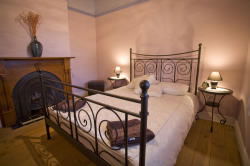 Florennes Heritage Cottage - Hervey Bay Accommodation 5