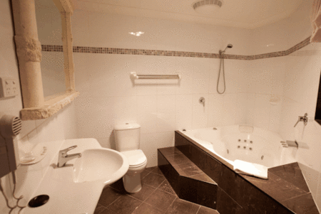 Jesmond Executive Villas - Hervey Bay Accommodation 2