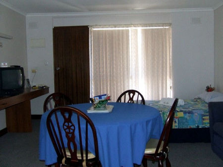 Beachport Motor Inn - Hervey Bay Accommodation 1