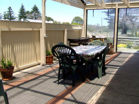 Beachport Motor Inn - Hervey Bay Accommodation 3