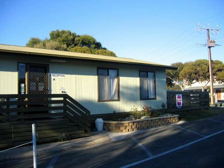 Lake Albert Caravan Park - Hervey Bay Accommodation 0