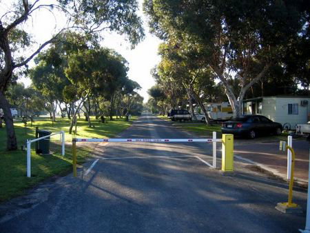Lake Albert Caravan Park - Hervey Bay Accommodation 2