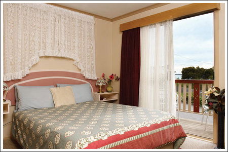 Amos House  & Swansea  Villas - Hervey Bay Accommodation 2