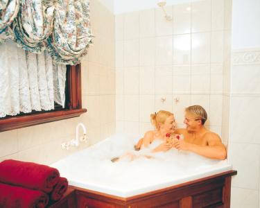 Apartments At York Mansions - Hervey Bay Accommodation 3