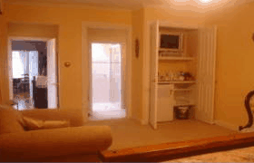 Walton House - Hervey Bay Accommodation 3
