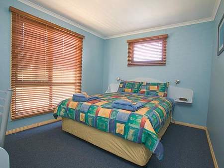 Strahan Bungalows - Hervey Bay Accommodation 1