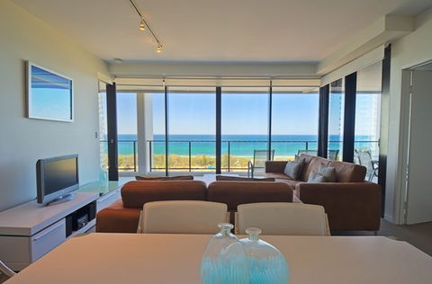 Ultra Broadbeach - Hervey Bay Accommodation 3