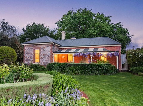 Dumas House - Hervey Bay Accommodation 1