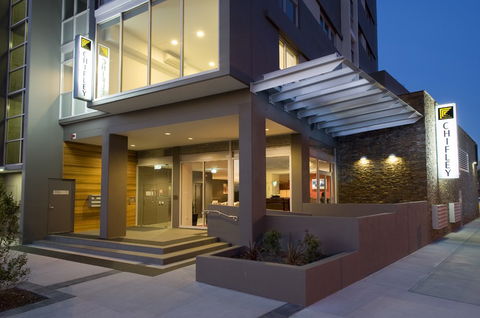 Chifley Apartments Newcastle - Hervey Bay Accommodation 1
