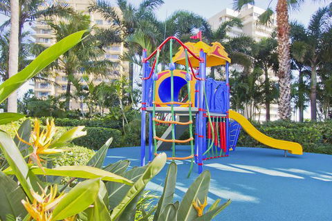 Mantra Towers Of Chevron - Hervey Bay Accommodation 2