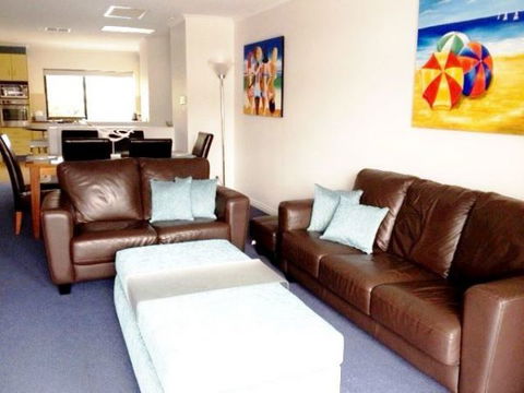 U2 At Moana Beach Holiday Apartment - Hervey Bay Accommodation 2