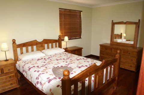 Four Elements Farmstay - Tourism Hervey Bay 0