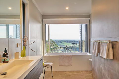 Halcyon Cottage Retreat - Self Contained Accommodation - Hervey Bay Accommodation 6