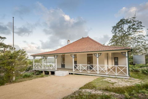 Hilltop Cottage - Hervey Bay Accommodation 0