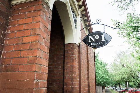 No1 Errard - Hervey Bay Accommodation 0